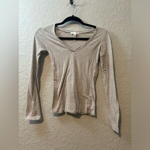 Ambiance Neutral V-Neck Long Sleeve, Size Small